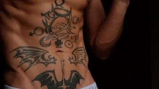Tattooed big dick twink cools off