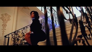 hot babe Lara Frost in a chic erotic clip