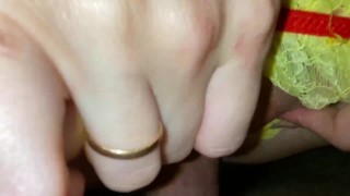 AMATEUR CUMSHOT SNOW WHITE