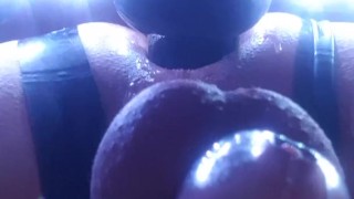 Ich reite meinen schwarzen Dildo im doggystyle