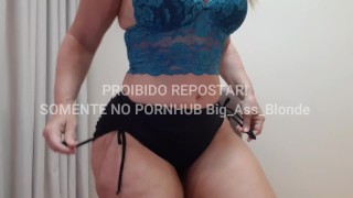 dança sensual de shortinho rebolando