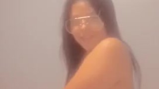 Tocándome rico después del baño 