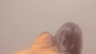 Tocándome rico después del baño 