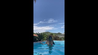 Slut Shows Big Tits On The Beach