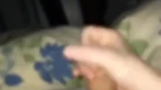 暗闇のオナニー　興奮しすぎて大噴射！！