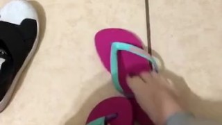 Wine toenails and havaianas