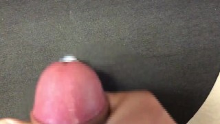 マウスパッドに特濃ドロドロ精液をぶっかけ！