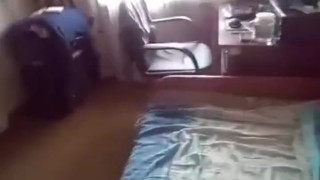 Артем сам себе дрочит ногами лижет ноги self suck autofellatio self footjob