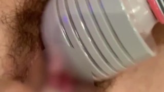 手マンで愛液を垂らしながら絶叫するエッチ大好きな人妻熟女にバックから挿入♡