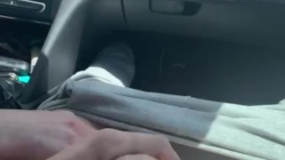 Una paja conduciendo 