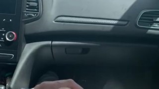 Una paja conduciendo 