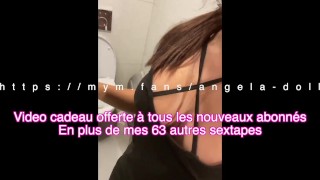 Angela Doll - je suce un mec au cinema et lui demande de m'enculer dans les WC