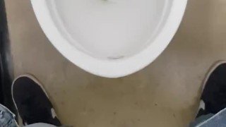 DESPERATE morning piss 💦