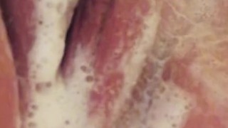 Foaming pussy bubbles