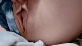 Essie's pretty pussy and labia 🦋 masturbation and fingering CLOSE UP