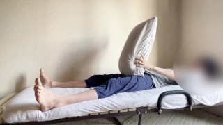 優しくて真面目でちょっとエッチな男の子が肉厚枕と擬似セックス 騎乗位編 