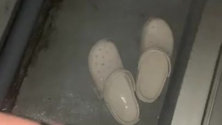 全裸にバスタオルで外出てみる