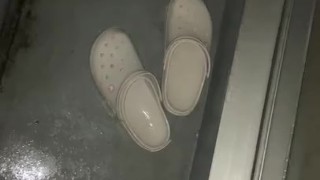 全裸にバスタオルで外出てみる