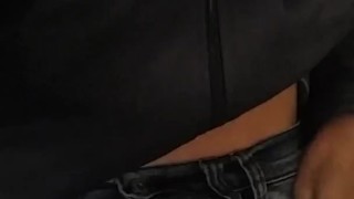 Esqueci o zíper aberto e olha quem saiu