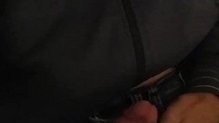 Esqueci o zíper aberto e olha quem saiu