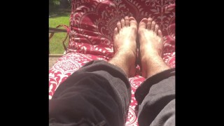Feet tanning 