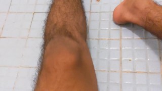 Fast but huge cumshot;