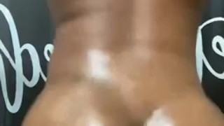 Clapping This Wet Ass (in slow motion) 