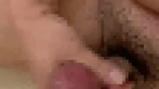 ぽっちゃり体型の大きめ亀頭から発射