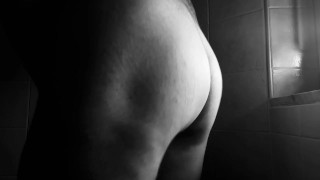 Bisex Shaking ass for fun