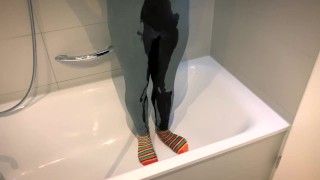 Peeing multiple times in my grey leggings