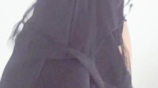 Susie Jackson séance d'essayage en direct de lingerie , nue et une sexy robe noire, délicieuse
