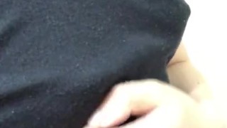 貧乳だからノーブラでも大丈夫？