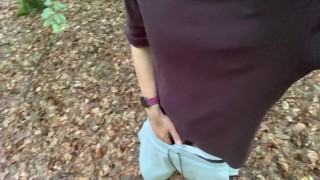 Er pisst einfach drauf los