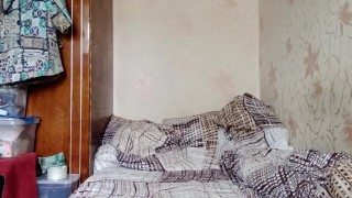 Артем сам себе дрочит ногами кончает на ступни лижет ноги self suck autofellatio self footjob