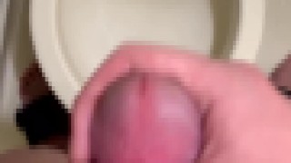 トイレでオナニー