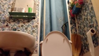 Артем сам себе дрочит ногами кончает на ступни лижет ноги self suck autofellatio self footjob