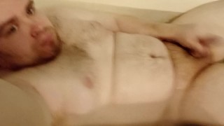 Артем сам себе дрочит ногами кончает на ступни лижет ноги self suck autofellatio self footjob