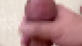 パイパン日本人の大きめ亀頭から射精
