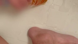 日本人素人がペットボトル満杯になるまでおしっこした　2回目