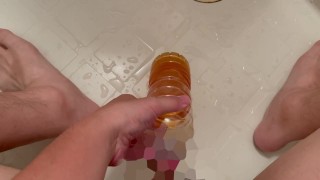 日本人素人がペットボトル満杯になるまでおしっこした　3回目