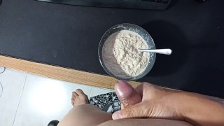 Cum breakfast - adding extra protein to my porridge and eat it.
