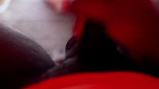 POV Etudiant excité se branle sa grosse bite et éjacule partout