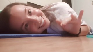 Lilith Eden Doing Crunches