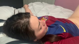 Me mojo mientras me masturbo