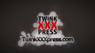 Três amigos de 19 anos sugam e fodem depois da escola