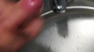 Quick cumshot in the public toilet - nearly ruined