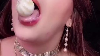 Lollypop suck 