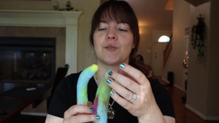 Toy Review - John Thomas® DOUBLE BUBBLE Platinum Silicone Dildo