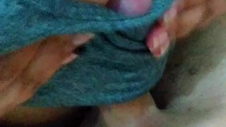 putinha me chupando gostoso até e gozar na boquinha 