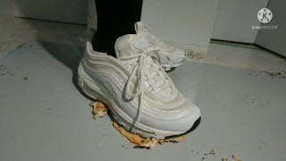 Crush the pan with dirty NIKE Airmax97🙏